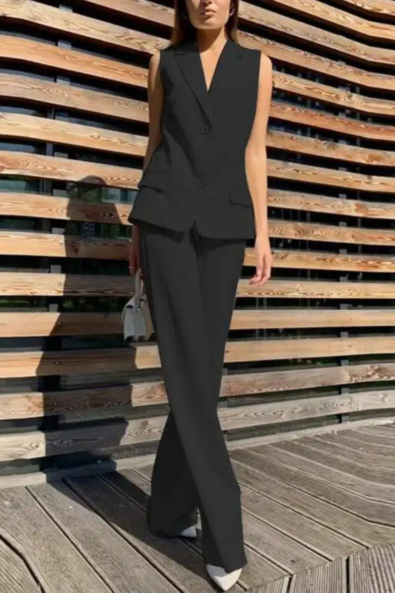 Effortlessly Elegant Garment with a Timeless Design