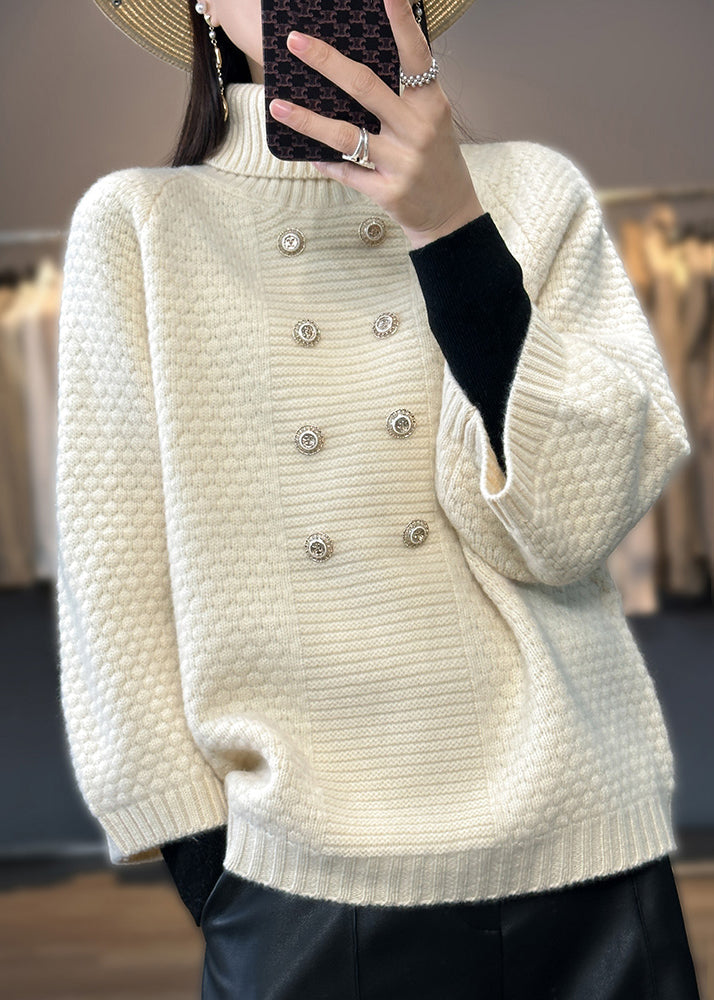 Effortlessly Elegant Sweater with a Timeless Design