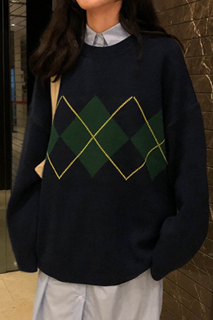 Effortlessly Elegant Sweater with a Timeless Design