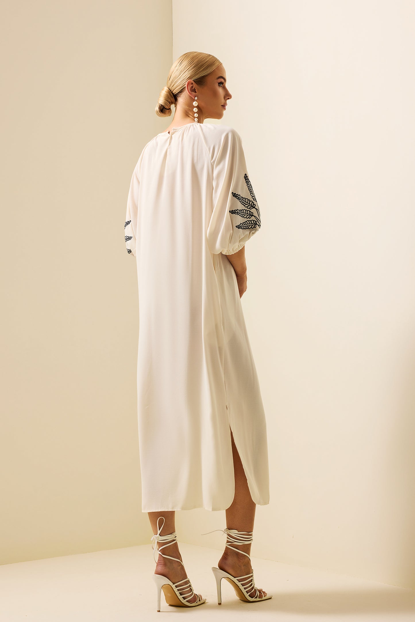 Beautifully Finished Dress in a Timeless Design