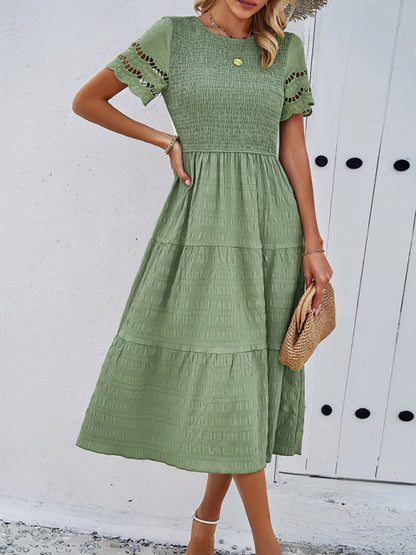 Effortlessly Elegant Dress with a Timeless Design