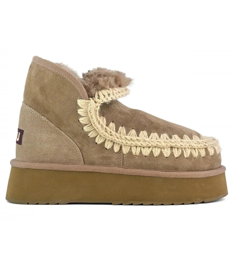 Polished Boots with an Effortless Classic Look