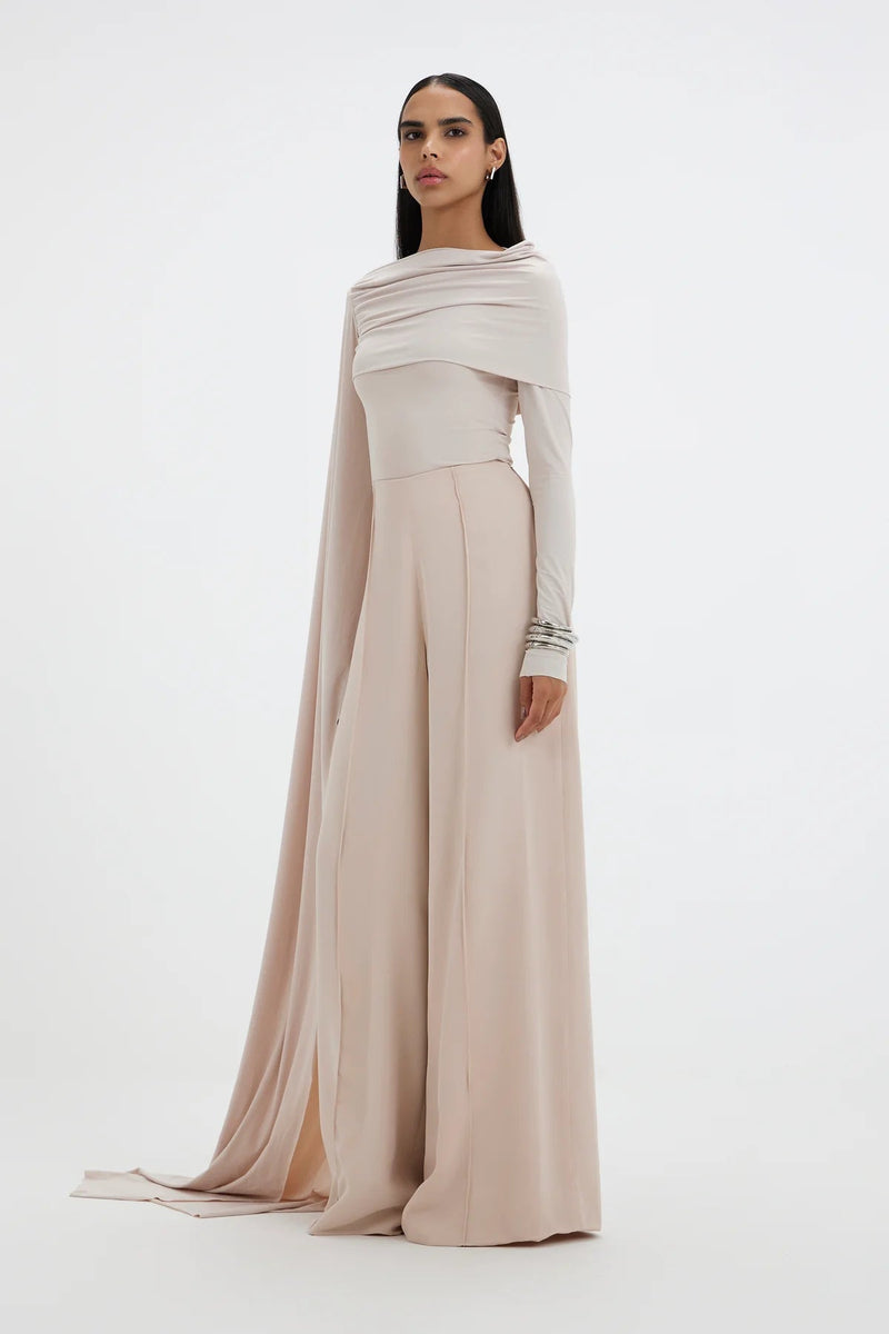 Well Tailored Pants with a Graceful Silhouette