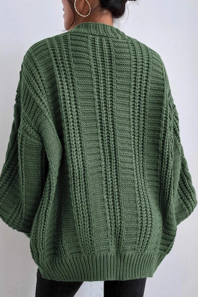 Effortlessly Elegant Sweater with a Timeless Design