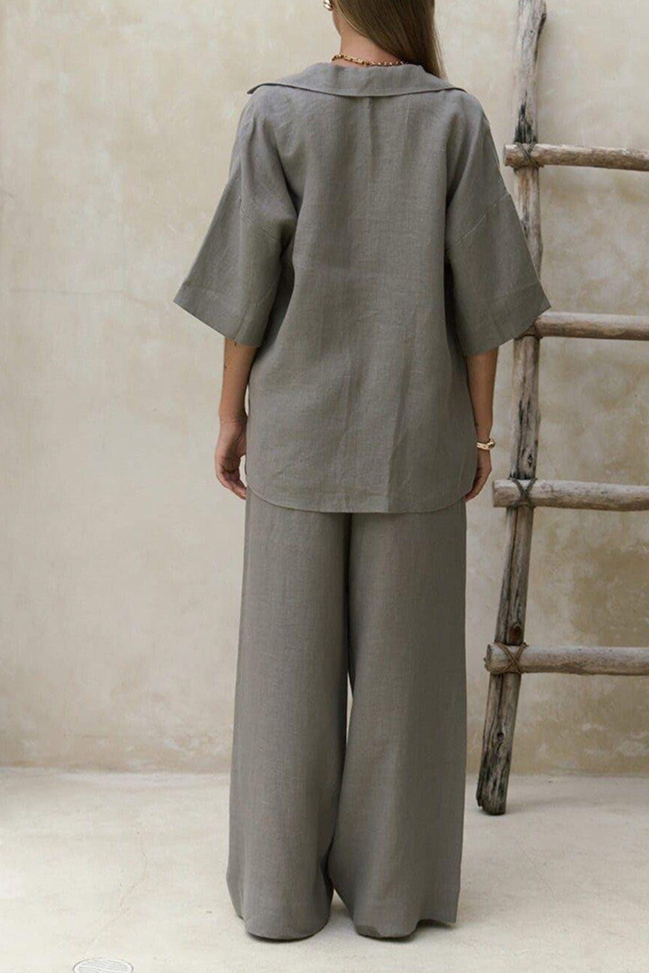 Well Tailored Blouse with a Graceful Silhouette