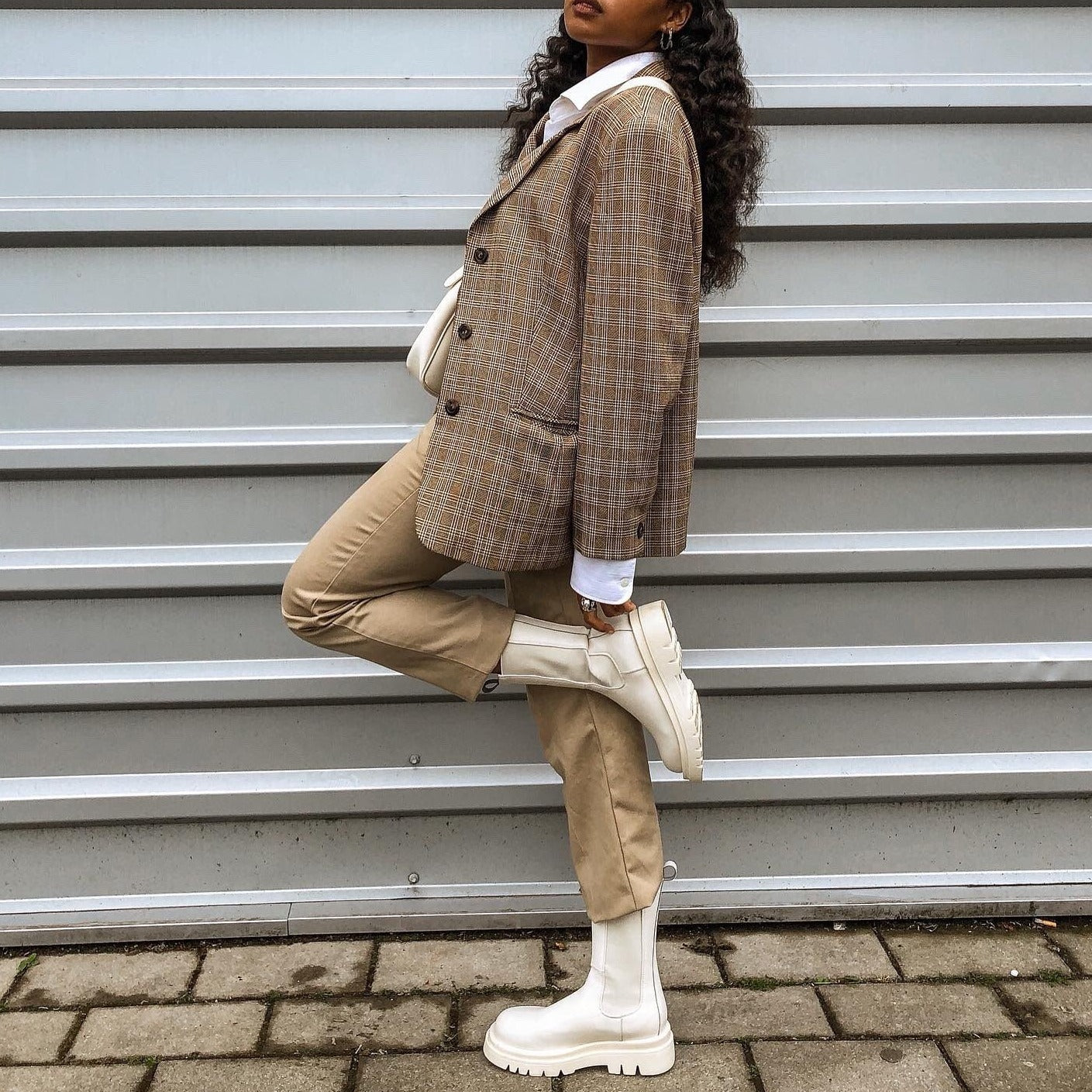 Well Tailored Boots with a Graceful Silhouette