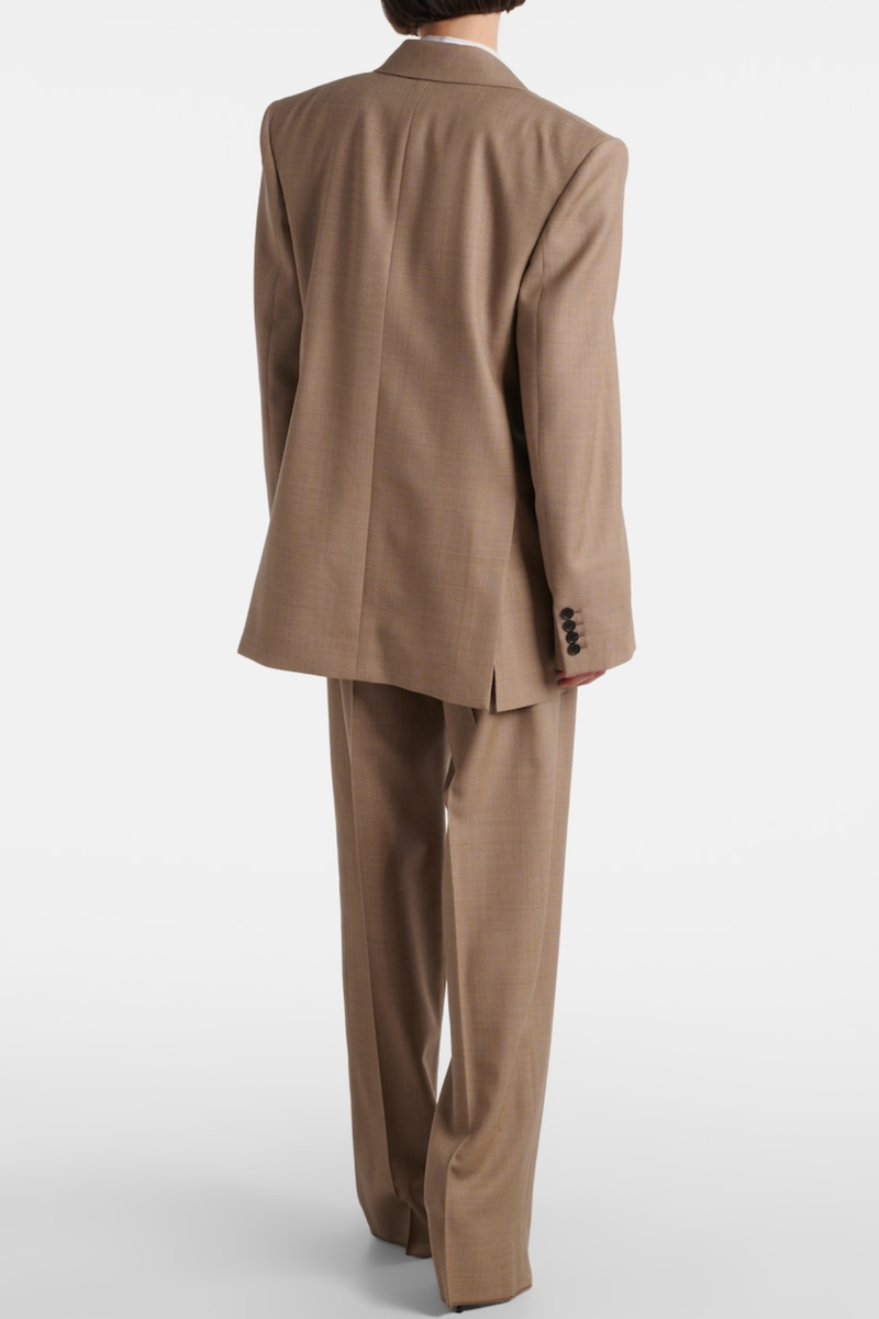 Effortlessly Elegant Garment with a Timeless Design