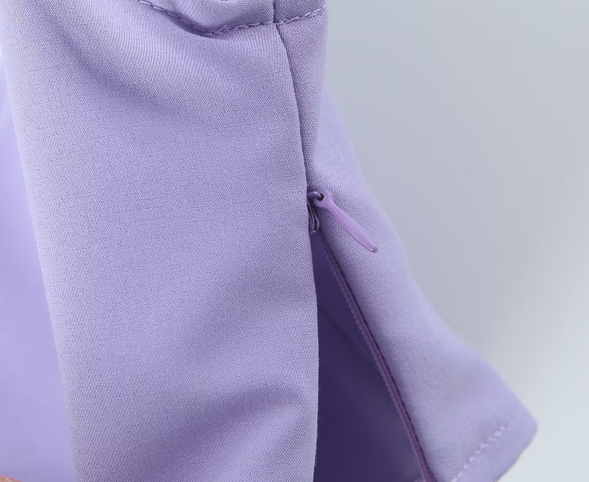 Well Tailored Pants with a Graceful Silhouette