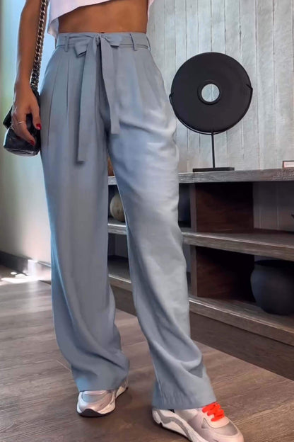 Classic Vintage Trousers with a Flattering Fit