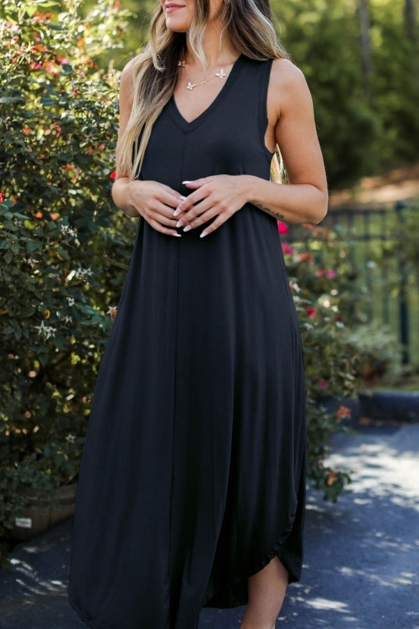 Beautifully Finished Dress in a Timeless Design