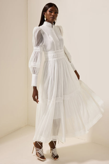 Well Tailored Dress with a Graceful Silhouette