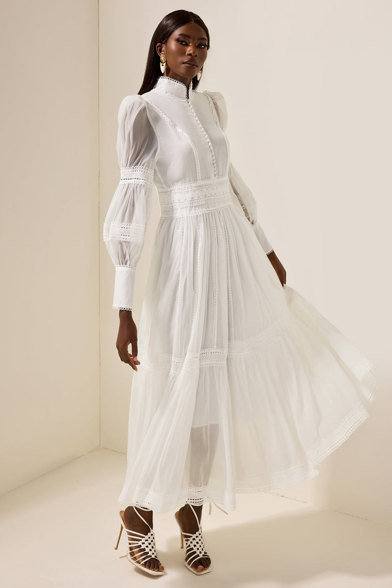 Well Tailored Dress with a Graceful Silhouette