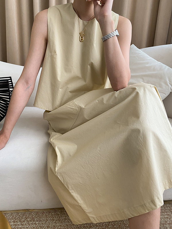 Effortlessly Elegant Garment with a Timeless Design