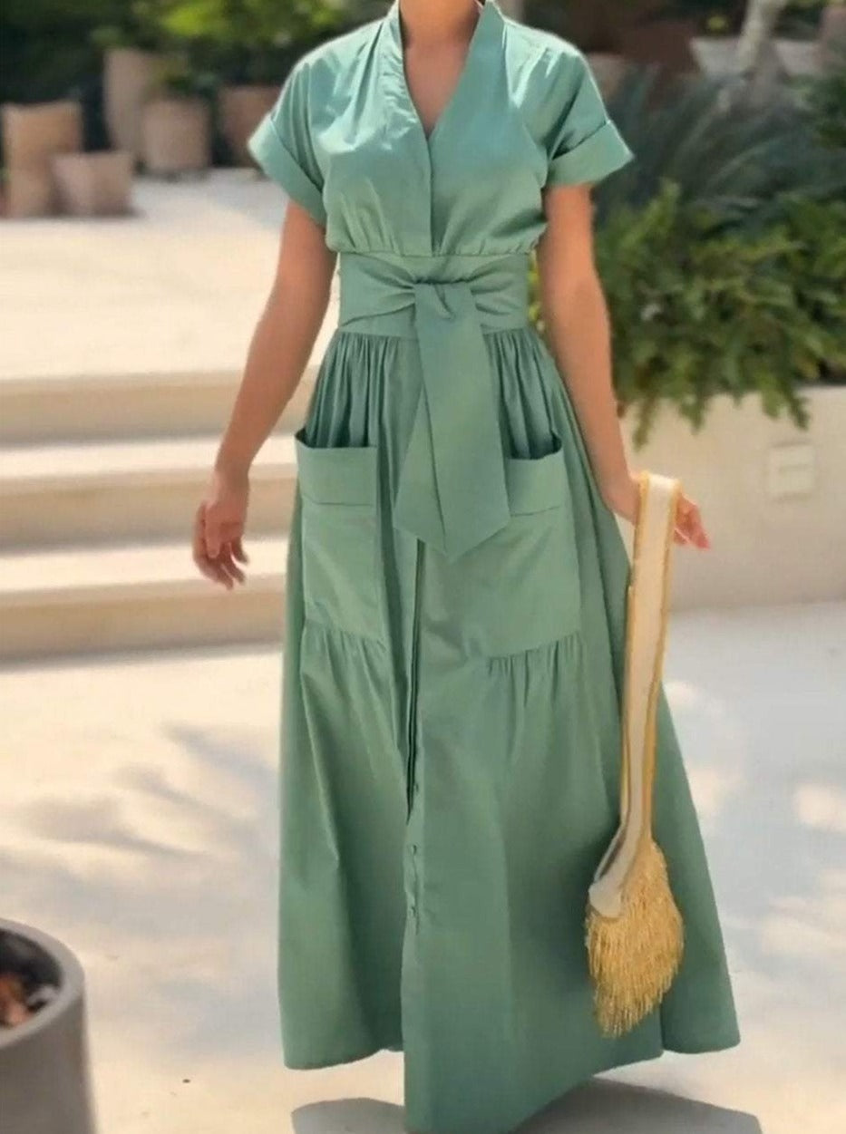 Classic Vintage Dress with a Flattering Fit