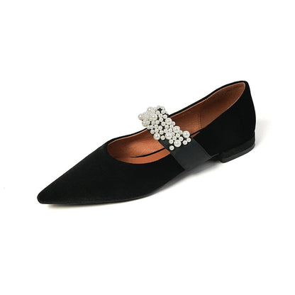 Well Tailored Shoes with a Graceful Silhouette