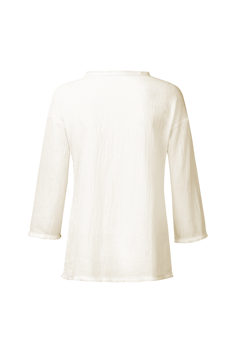 Effortlessly Elegant Top with a Timeless Design