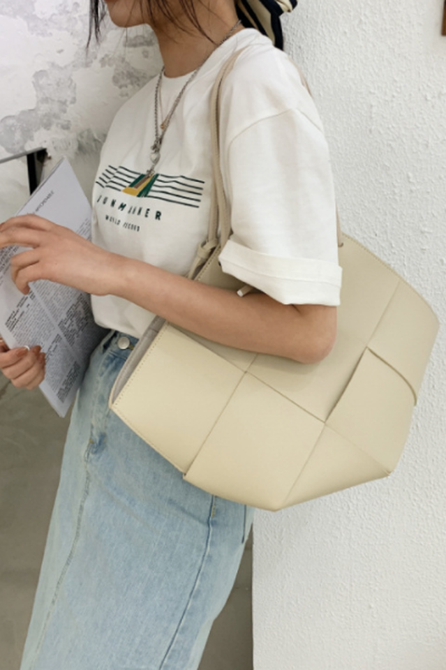 Beautifully Crafted Bag in a Classic Style