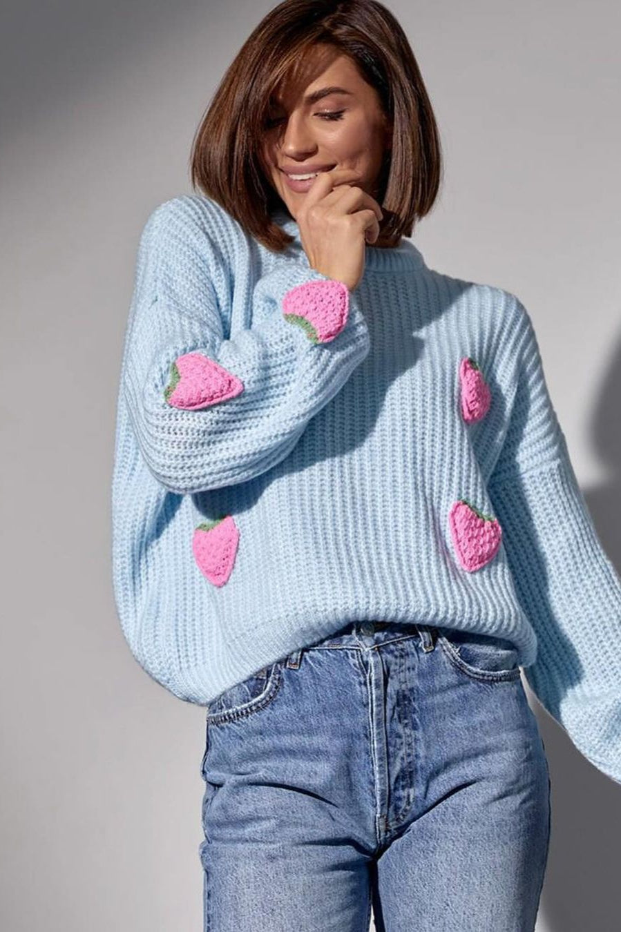 Well Tailored Sweater with a Graceful Silhouette