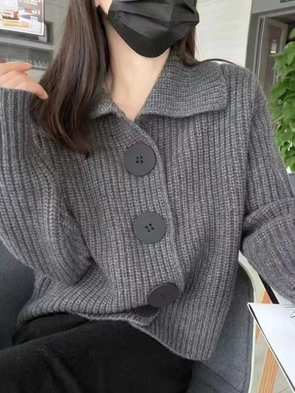 Gracefully Styled Cardigan for Any Occasion