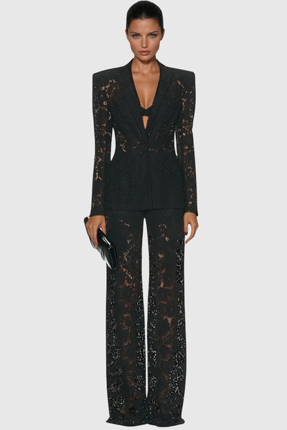 Well Tailored Pants with a Graceful Silhouette