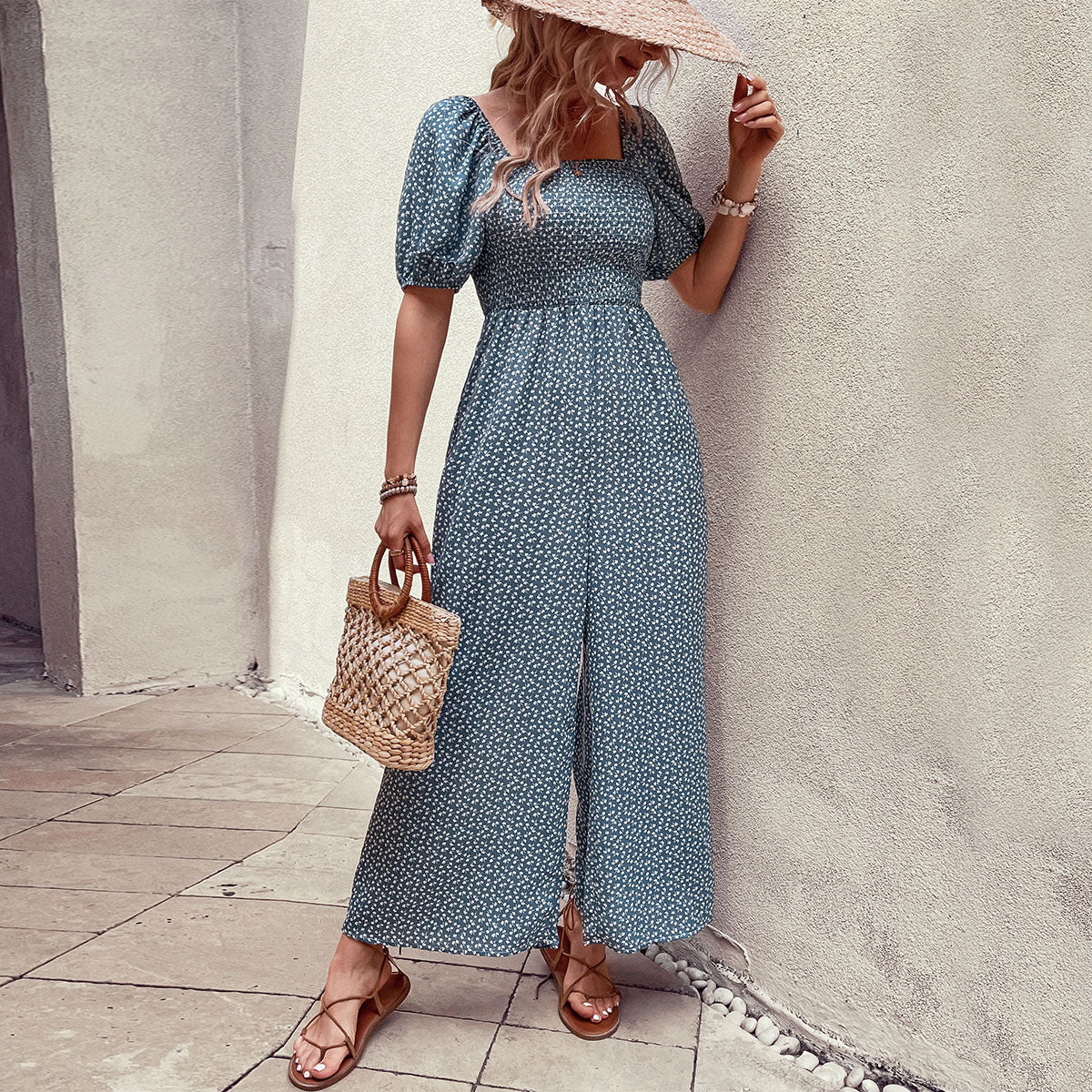 Well Tailored Trousers with a Graceful Silhouette