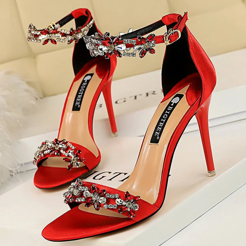 Classic Vintage & Enduringly Stylish Heels