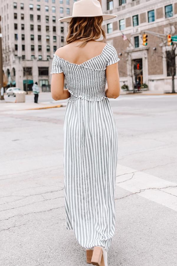 Well Tailored Dress with a Graceful Silhouette