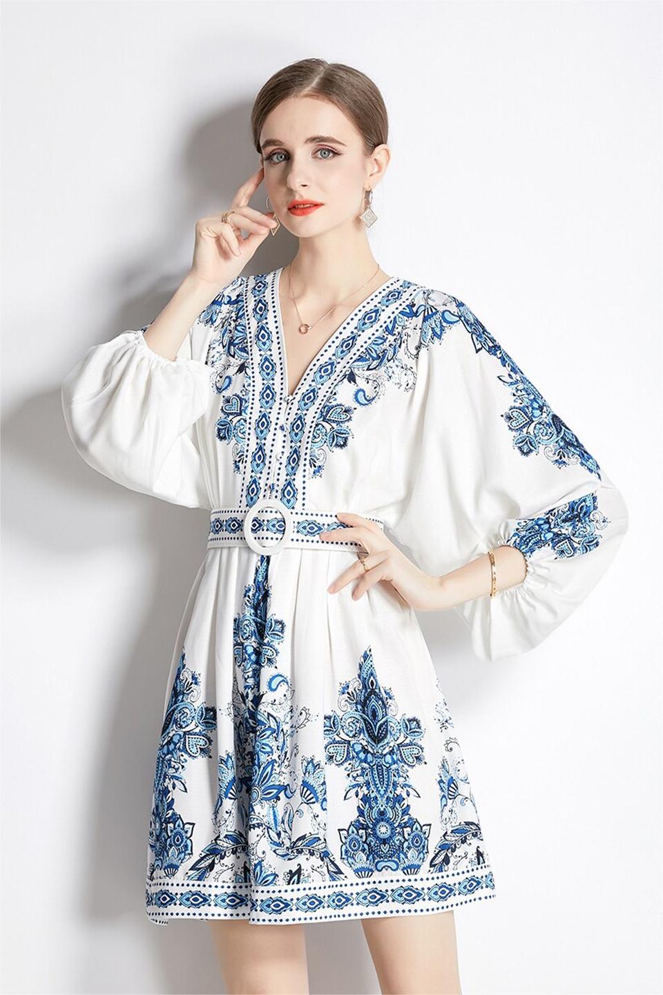 Classic Vintage Dress with a Flattering Fit