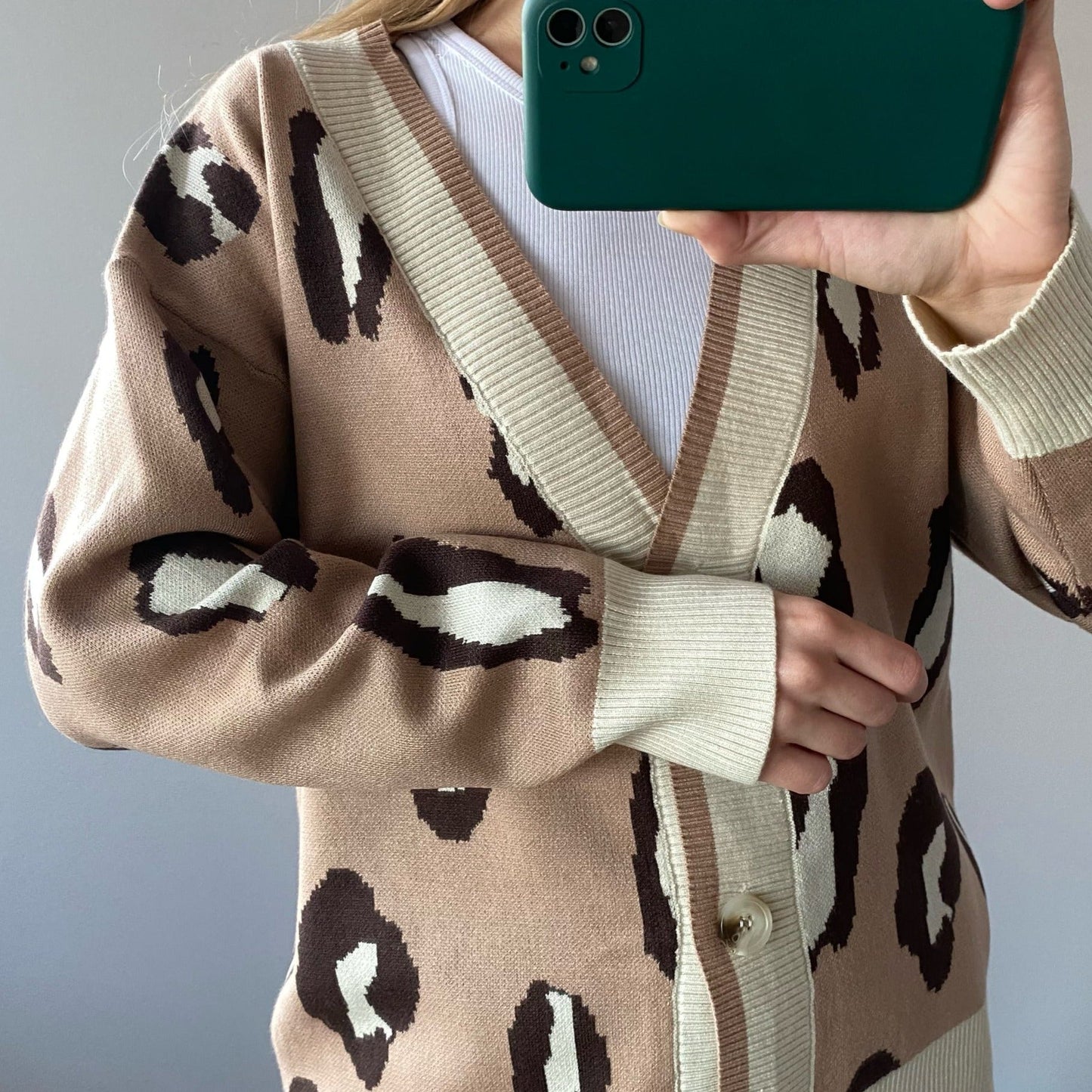 Gracefully Styled Cardigan for Any Occasion