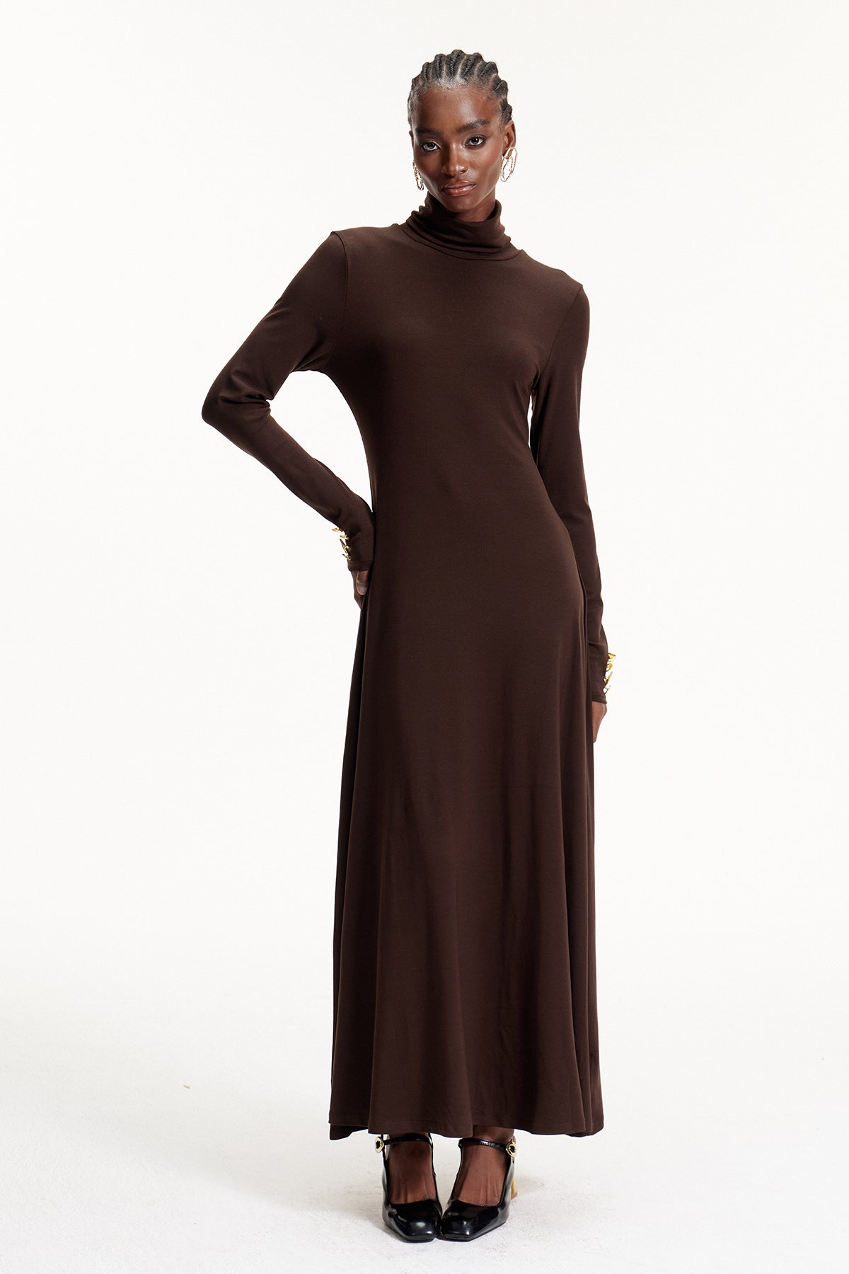 Well Tailored Dress with a Graceful Silhouette