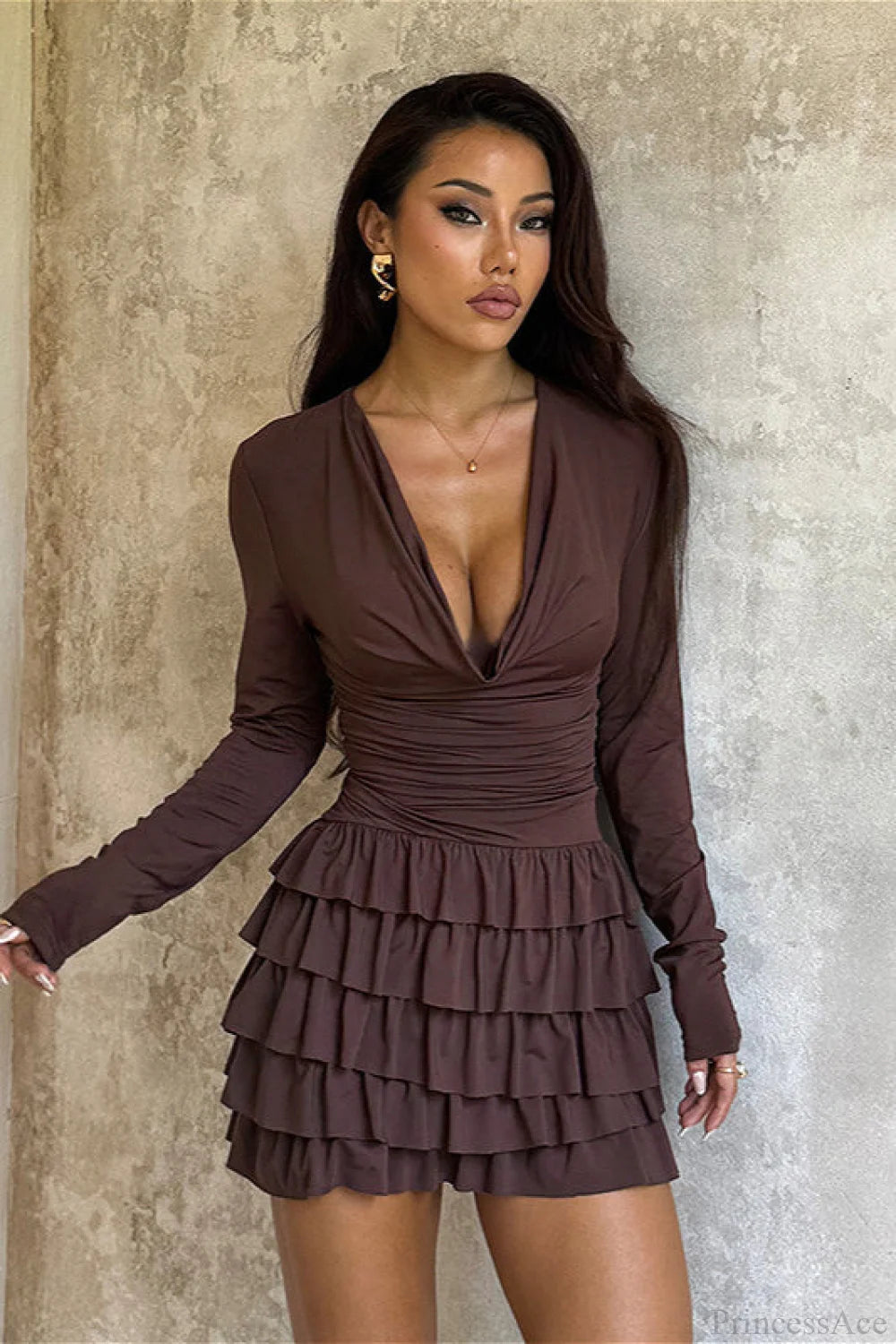 Beautifully Finished Dress in a Timeless Design