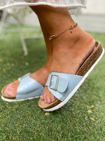 Beautifully Crafted Sandals in a Classic Style