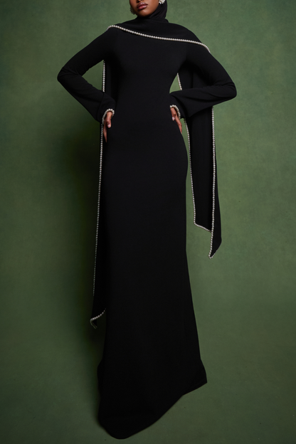 Well Tailored Dress with a Graceful Silhouette
