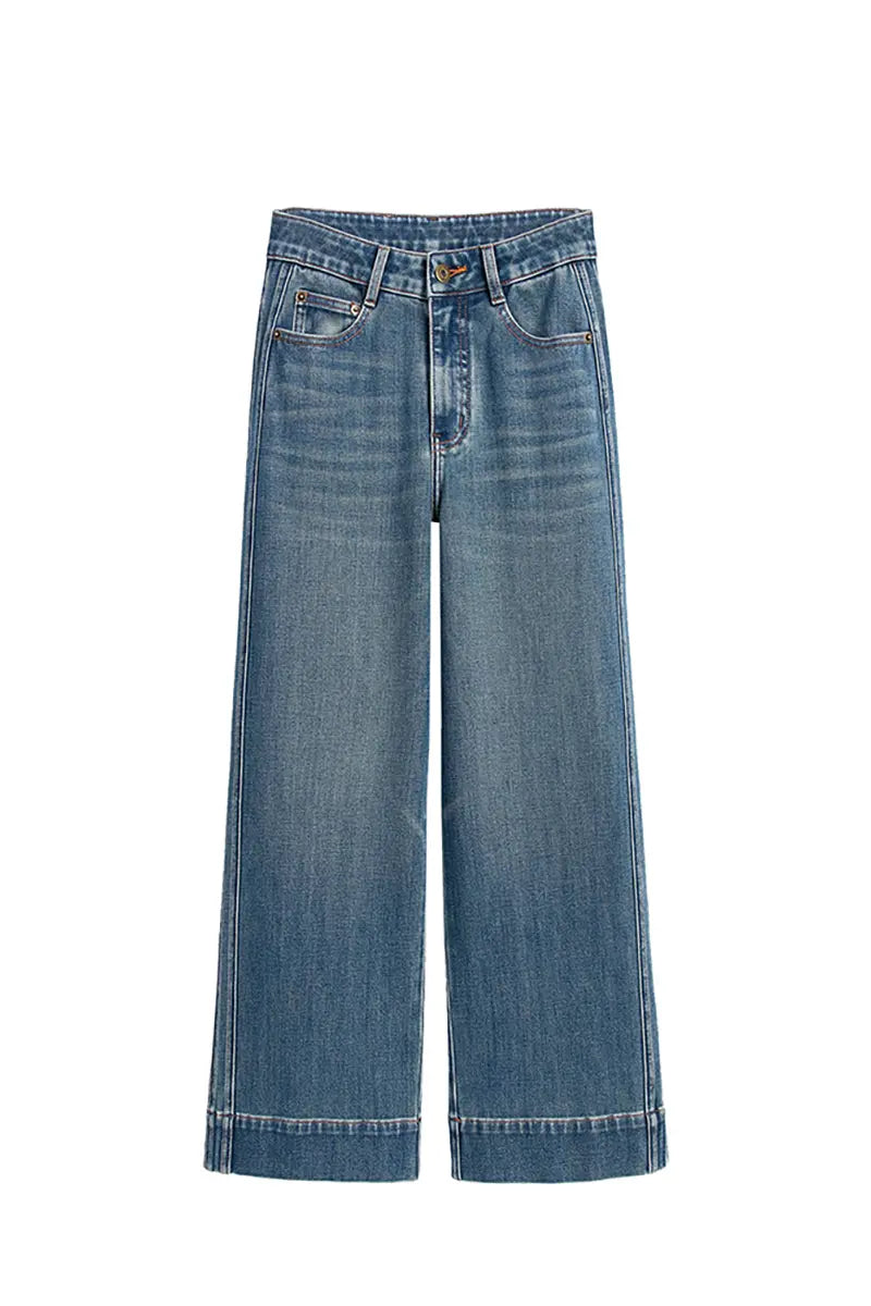 Gracefully Styled Garment for Any Occasion