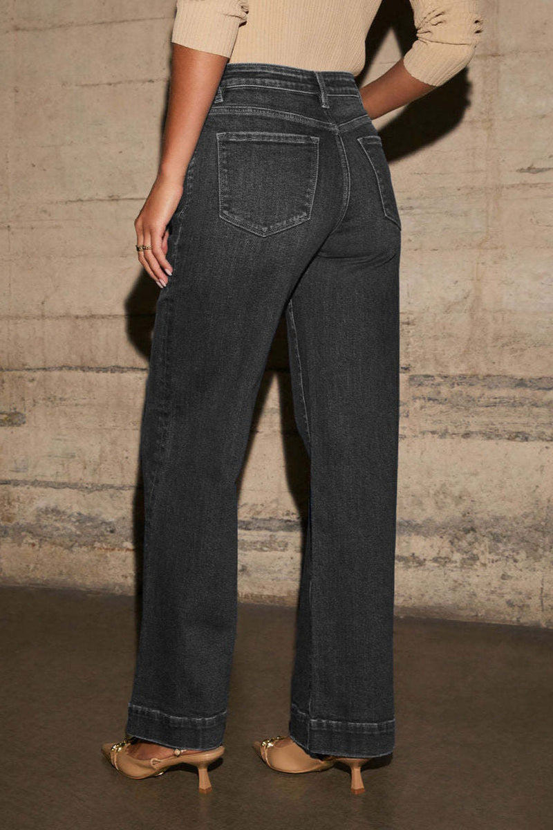 Effortlessly Elegant Garment with a Timeless Design
