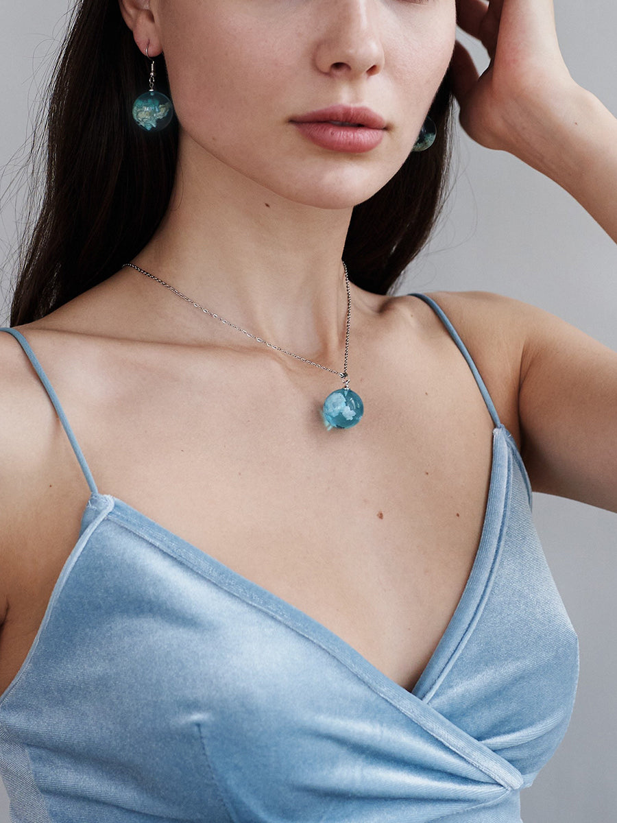Beautifully Finished Garment in a Timeless Design
