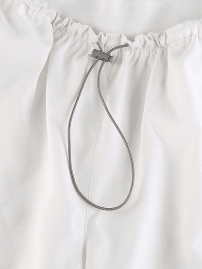 Effortlessly Elegant Pants with a Timeless Design