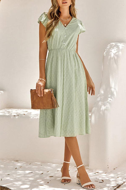Effortlessly Elegant Dress with a Timeless Design