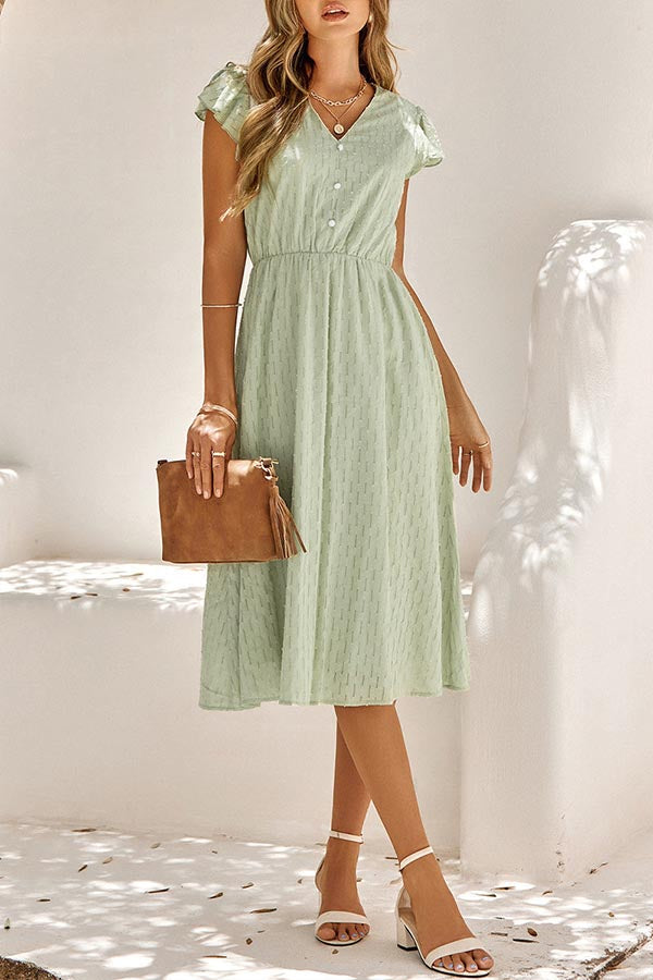 Effortlessly Elegant Dress with a Timeless Design