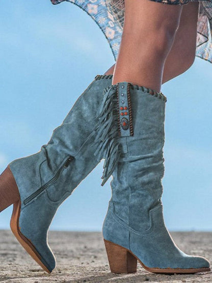 Well Tailored Boots with a Graceful Silhouette