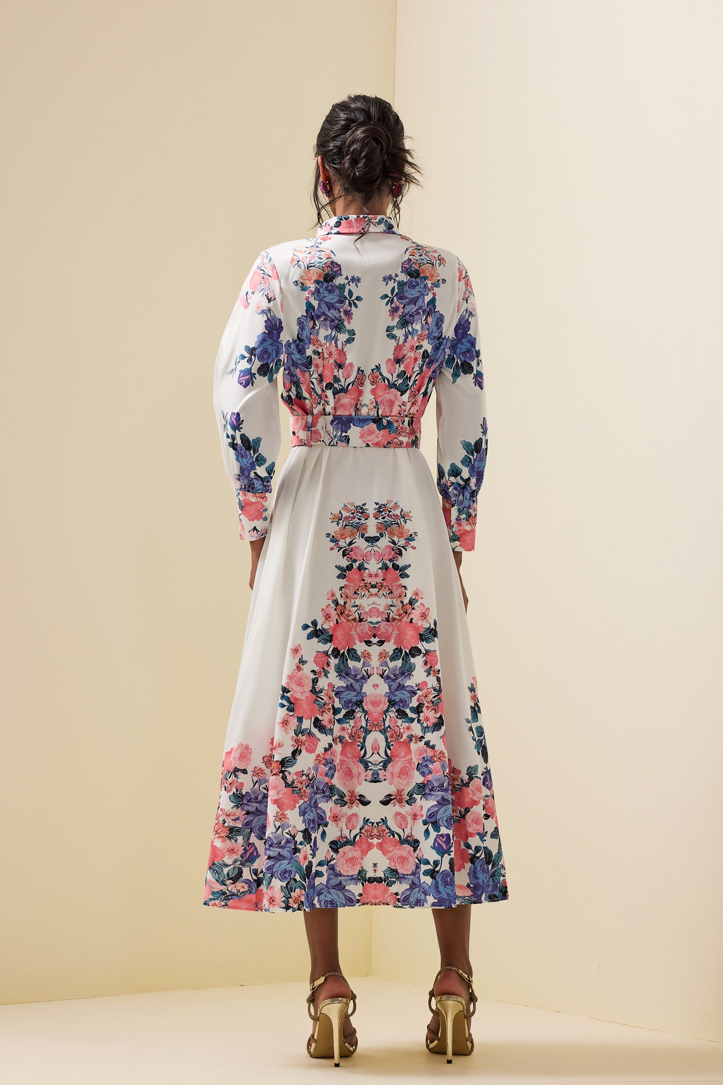 Well Tailored Dress with a Graceful Silhouette