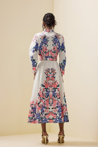 Well Tailored Dress with a Graceful Silhouette