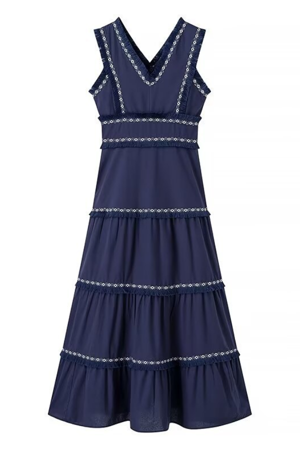 Gracefully Styled Dress for Any Occasion