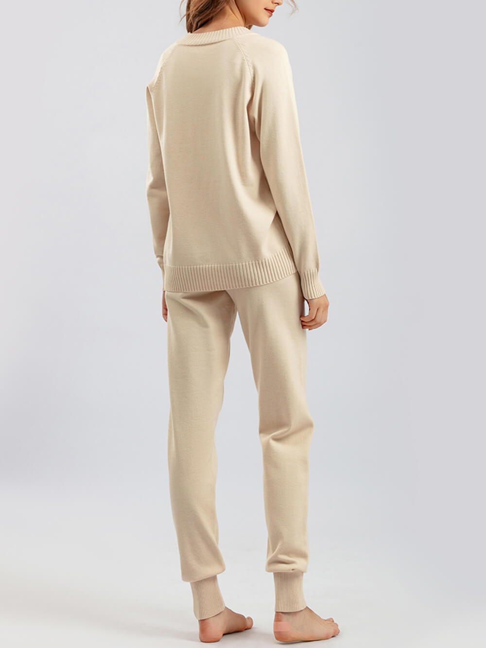 Beautifully Finished Pullover in a Timeless Design