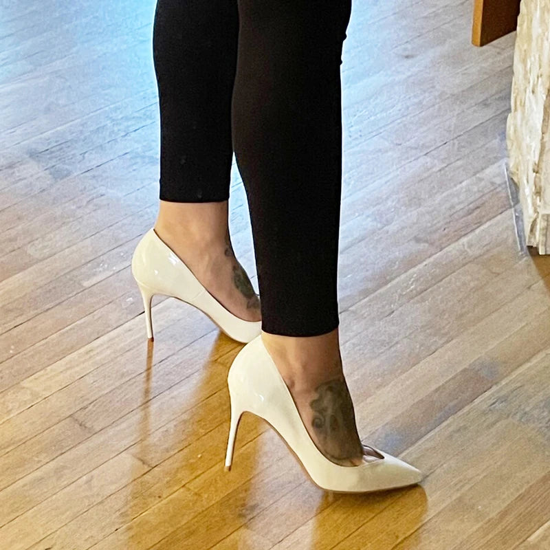 Well Tailored Shoes with a Graceful Silhouette