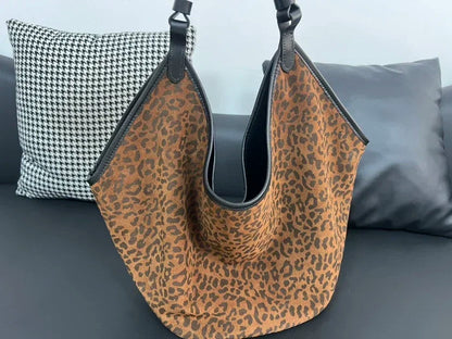 Gracefully Styled Bag for Any Occasion