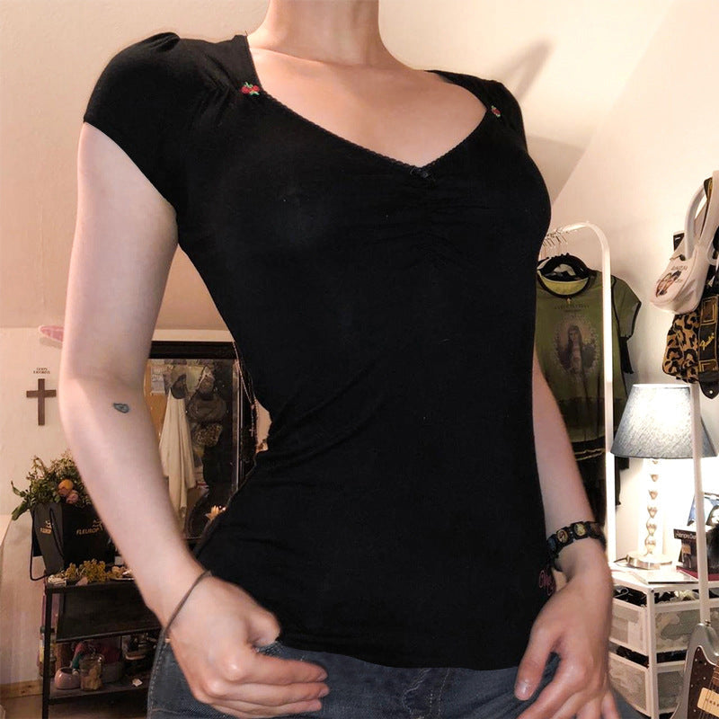 Well Tailored T-Shirt with a Graceful Silhouette