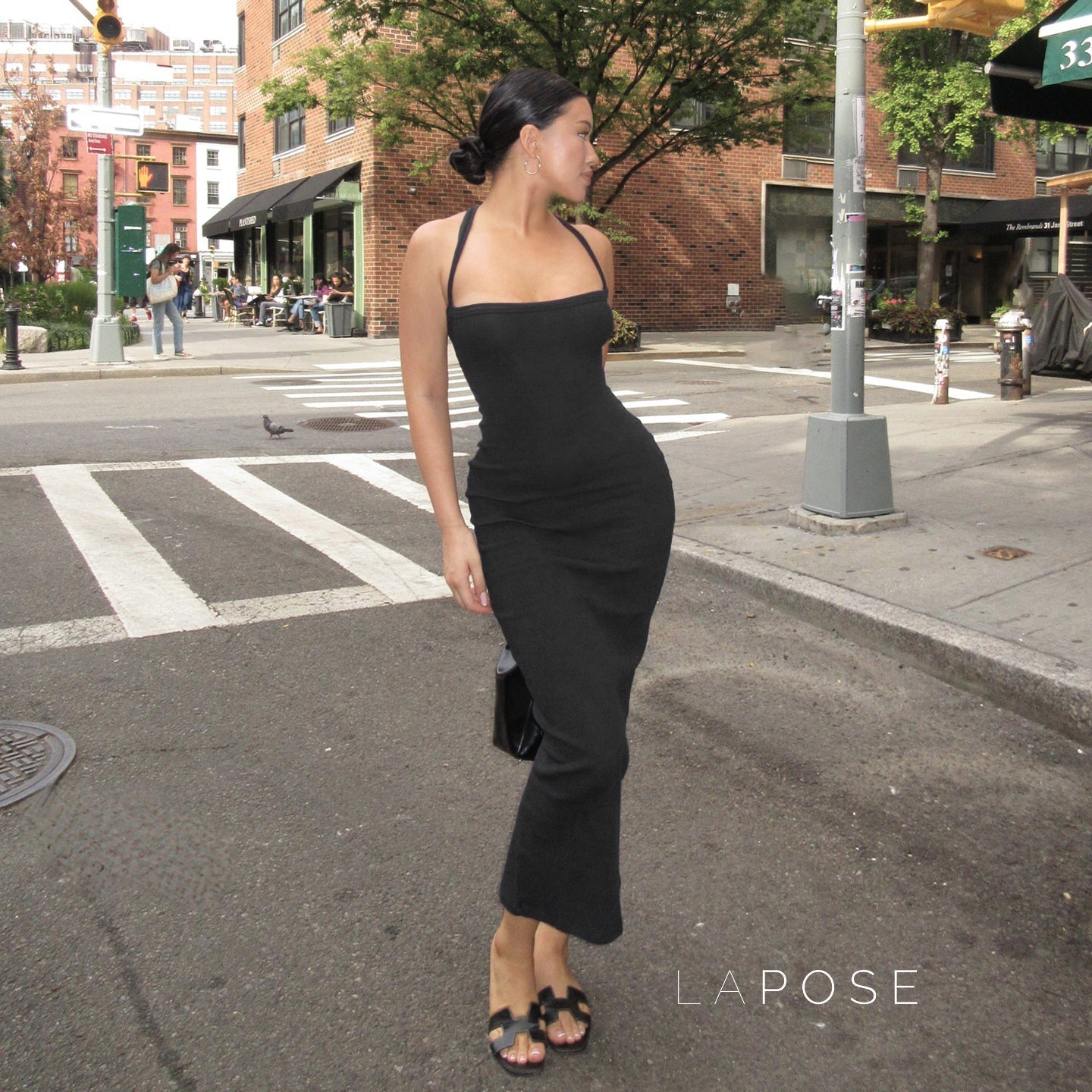 Effortlessly Elegant Dress with a Timeless Design
