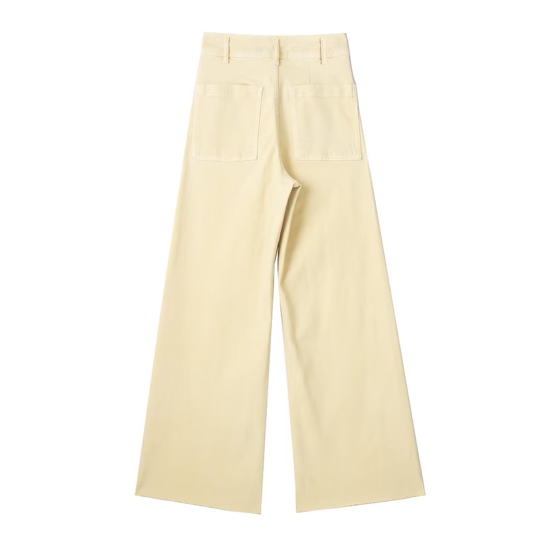 Beautifully Finished Trousers in a Timeless Design