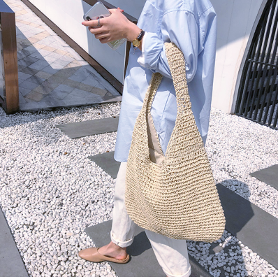 Gracefully Styled Bag for Any Occasion